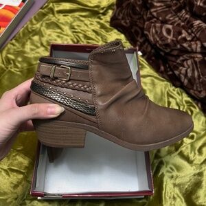 brown leather booties